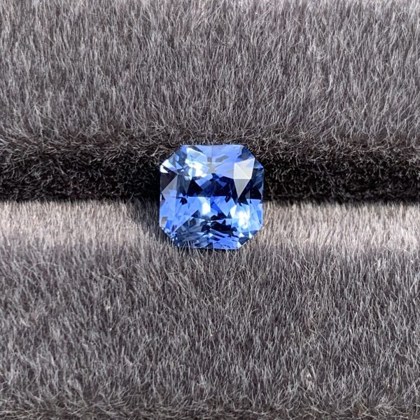 2.66ct Unheated Blue Sapphire - Image 2